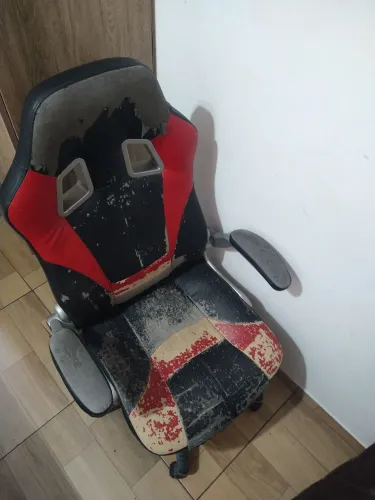Cadeira gamer precisa consertar estofado 