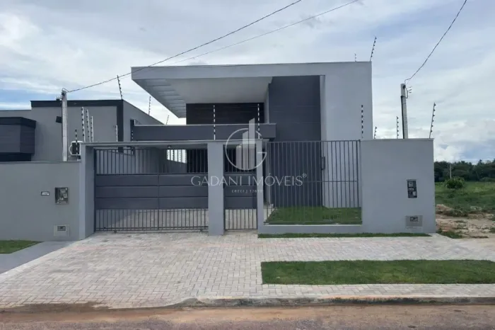 CASA COM 3 QUARTOS SENDO 1 SUITE MASTER COM CLOSET A VENDA POR R$ 1.330.000,00 NO JD CURIT