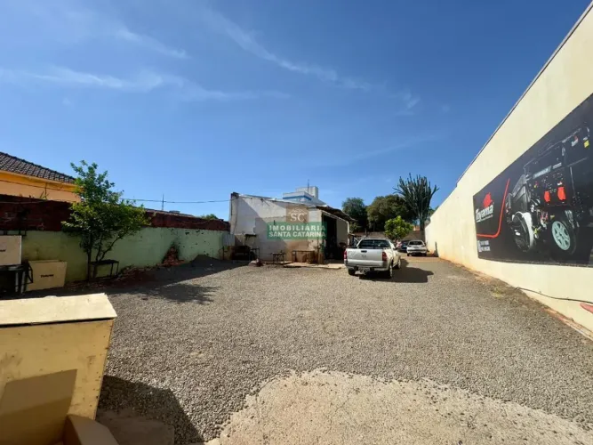 Terreno à venda em Maringá, Zona 05, com 278 m²