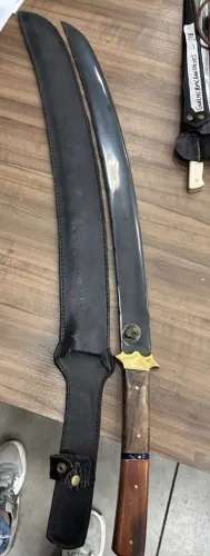 Katana feita por cutelaria artesanal castel com lâmina black