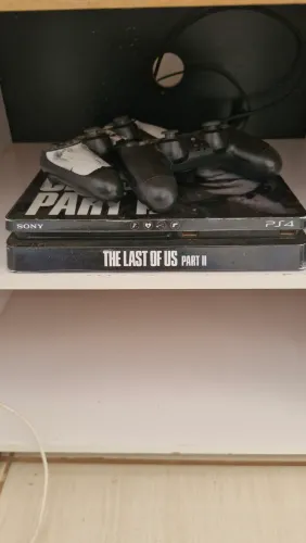 Playstation 4 slim
