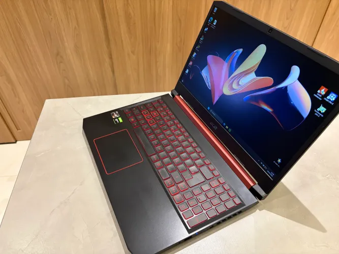 Acer Nitro 5 Impecável (Pouco Uso) | GTX 1650 | 16GB RAM + 256GB SSD + 1TB