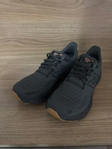 New balance 1080 preto com cinza 41