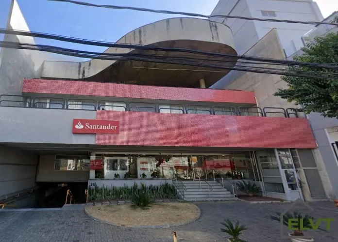 Prédio Comercial no Centro de Jundiaí | 25m de Testada e Estacionamento.