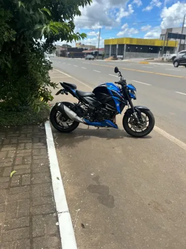 Moto Suzuki GSX-S 750 Naked Azul 