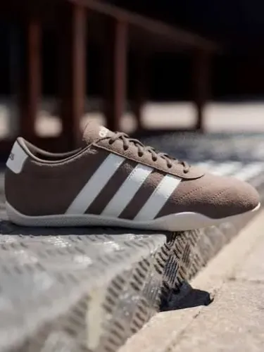 Tênis Marrom Adidas Edição limitada - NOVO