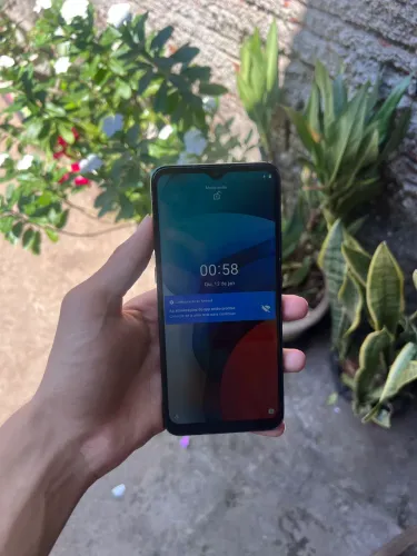 VENDO CELULAR MOTO E7 BARATO