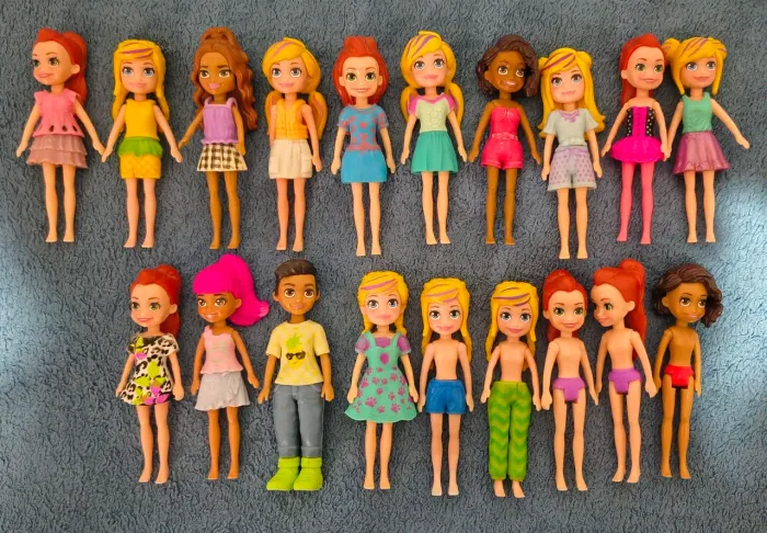 19 bonecas Polly pocket