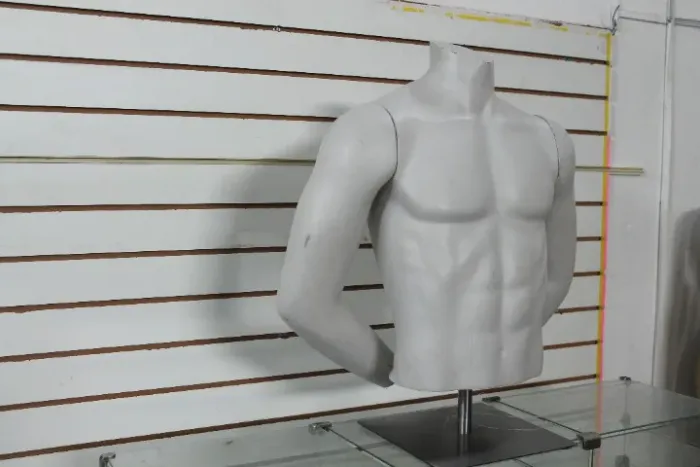 Busto Manequim Masculino Com Regulagem de Altura