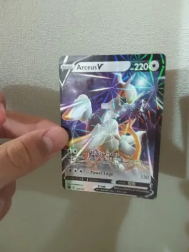 Carta de pokémon ArceusV