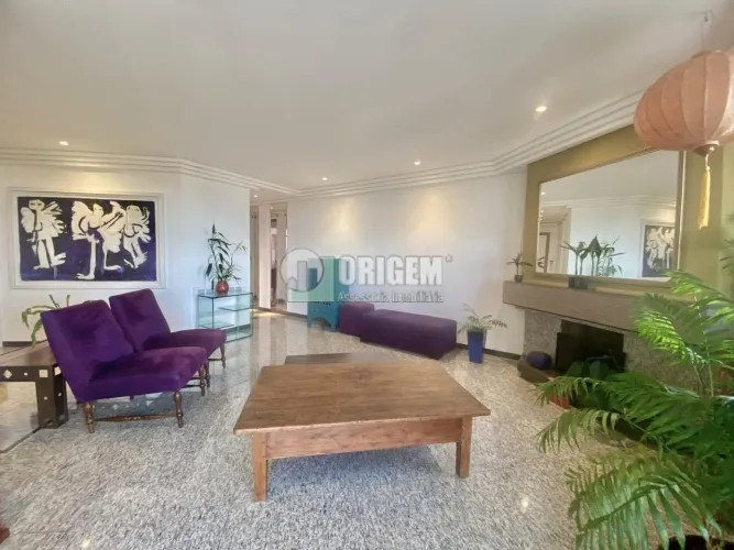 Cobertura duplex no Batel com 3 suítes e 3 vagas