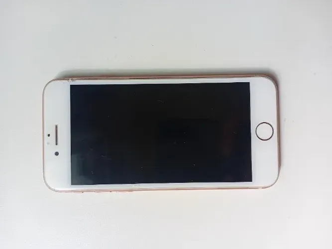 Vendo Iphone 8 (Com problema)