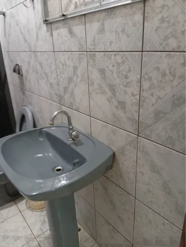 Alugo dois quartos