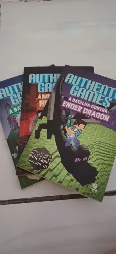 Kit Authentic Games 3 livros + jogo de RPG de cartas - Usado