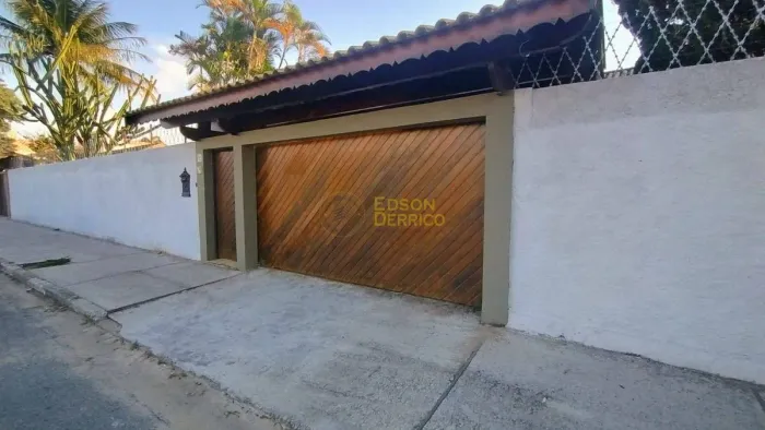 Casa com 4 quartos, Vila Bourghese - Pindamonhangaba