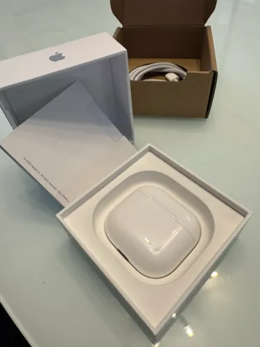 AirPods 4 novo