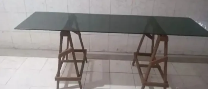 Mesa de corte e costurar com tampo bom estado conservação.
