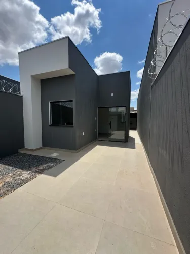 Casa a venda no Bairro Jardim olímpico Pronta.