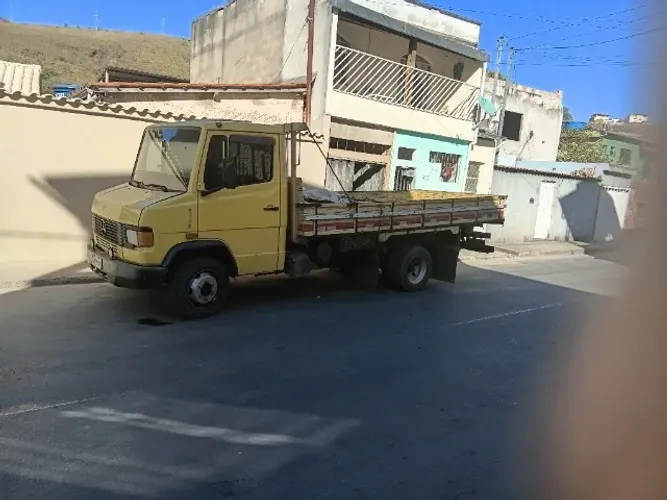 Caminhão 709 mercedes
