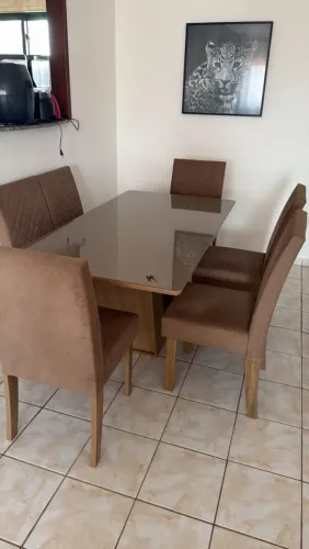 Mesa muito nova, sem arranhão