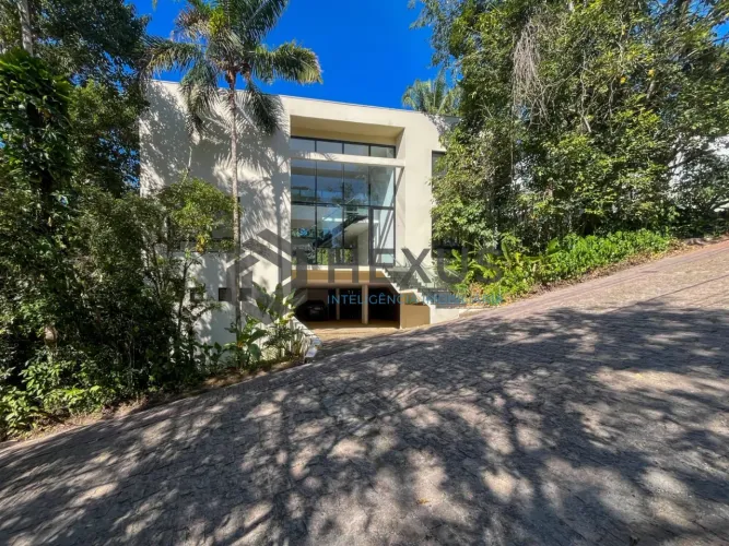 Casa nova Tela em Branco, 300 mts da praia, no Condomínio Iporanga, Guarujá, SP