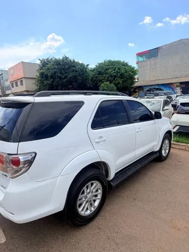 Toyota Hilux SW4 SRV D4-d 4X4 3.0 TDI Dies. AUT 2013