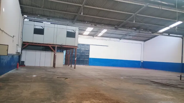 Galpão para alugar, 950 m² por R$ 17.000/mês - Minas Gerais - Uberlândia/MG