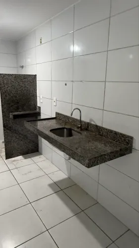 Bancada de mármore para cozinha com torneira 