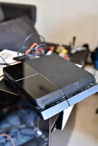 Ps4 (apenas o cooler parou)