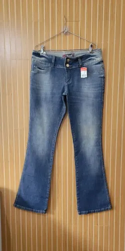 Calça jeans feminina flare tam 46