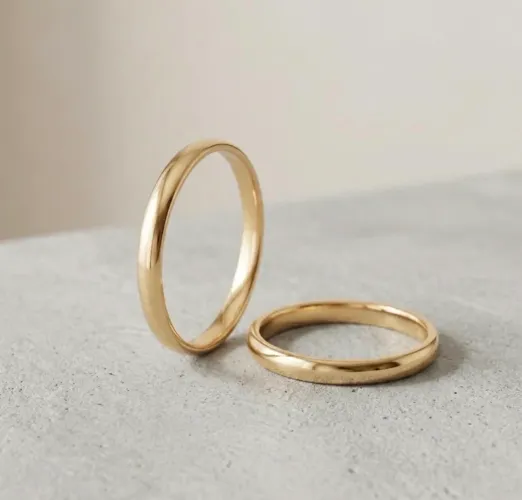 Par de Alianças Clássicas em Ouro 18k 750