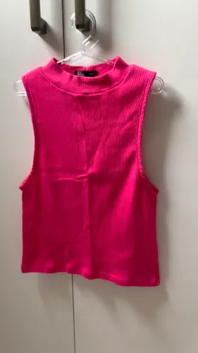 Regatinha de gola rosa