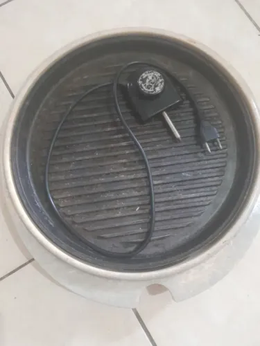 Churrasqueira elétrica funcionando muito bem