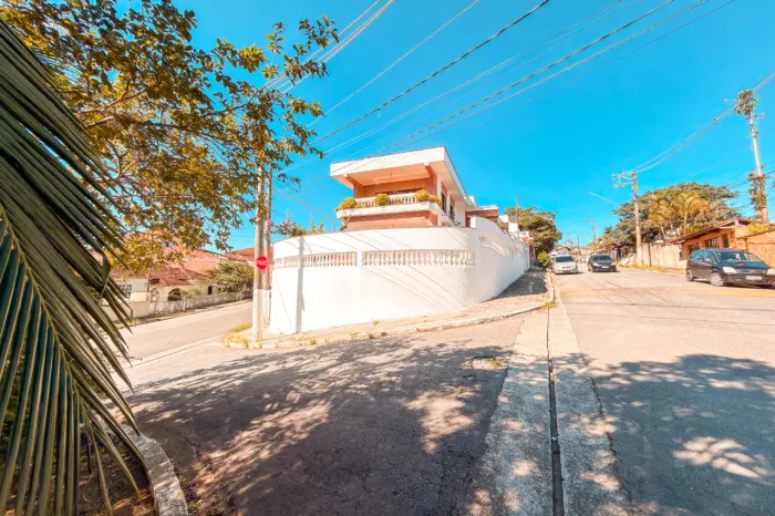 Casa para venda em Suíssa com 4 quartos, 294m²