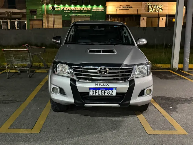 Toyota Hilux CD SRV D4-d 4X4 3.0 TDI Diesel AUT 2013