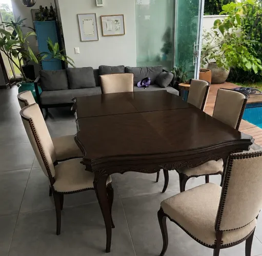 Conjunto de Jantar Móveis Scarlato - Estilo Luís XV - Mesa Entalhada com 6 Cadeiras