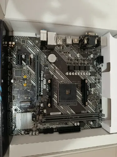 Placa mãe Asus Prime A520M-E com defeito