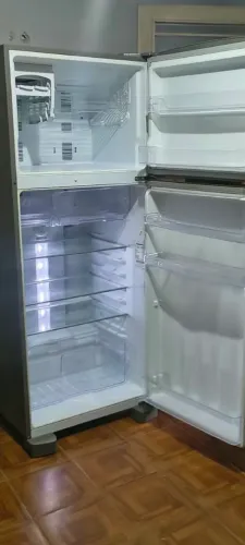 Geladeira inox Frost Free