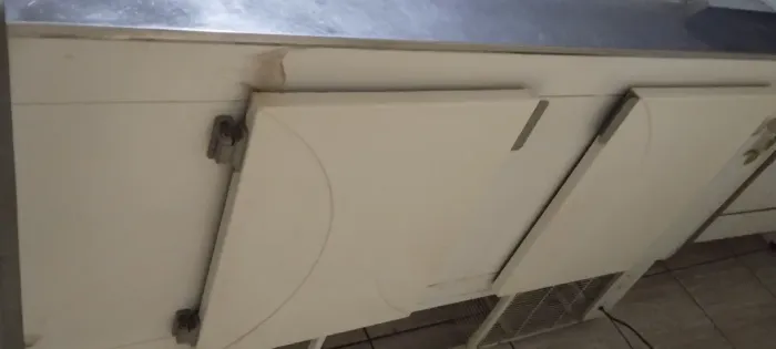 Balcão espositor 220 volts semi novo