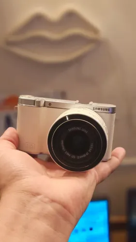 Câmera Mirrorless Samsung NX3000 - Perfeita para Criadores de Conteúdo
