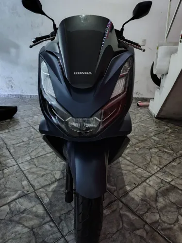 Moto com apenas 10 mil kms 