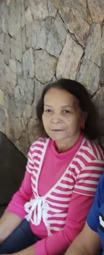 Preciso de uma cuidadora de idosos