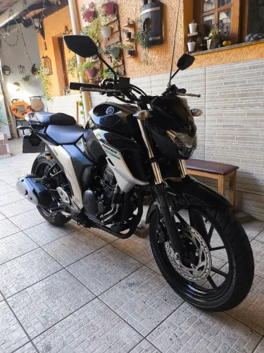 Fz25 ano 2020 conserva
