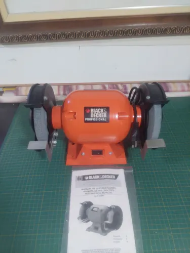 Esmeril BLACK  & DECKER profissional 373W