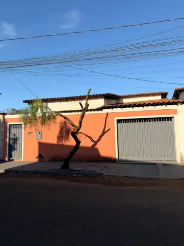 Alugo casa Segismundo Pereira