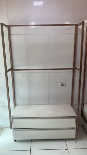 Gavetão com Arara
