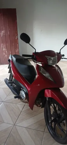 Honda biz 125 Ex 2025 vermelha apenas 6885 km.