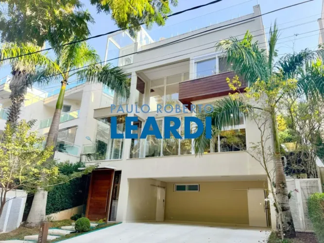 CASA EM CONDOMÍNIO - TAMBORÉ - SP