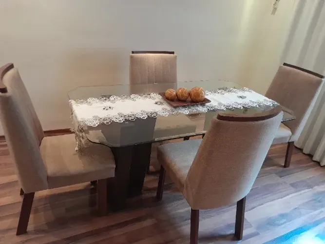 Mesa de jantar para 6 cadeiras