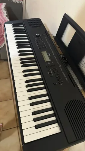 Teclado Portátil Yamaha PSR-E360